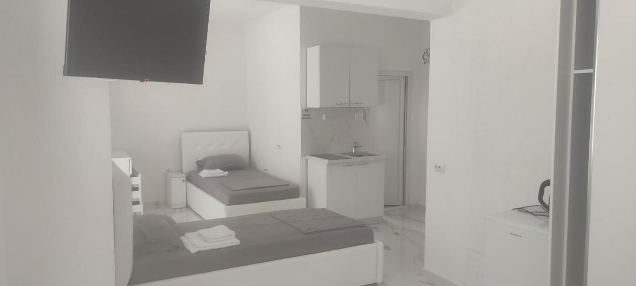 Golem Apartment Bagian luar foto