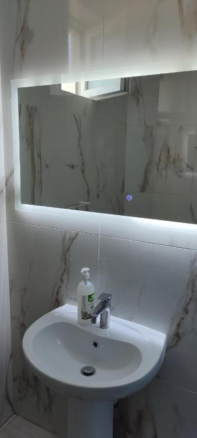 Golem Apartment Bagian luar foto