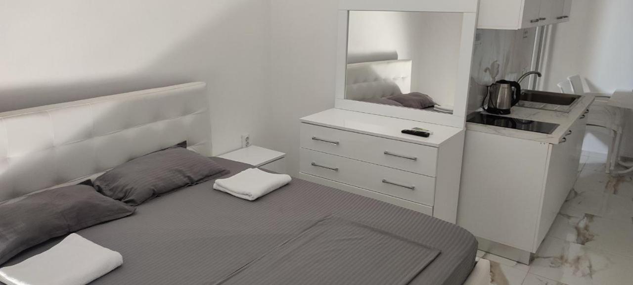 Golem Apartment Bagian luar foto