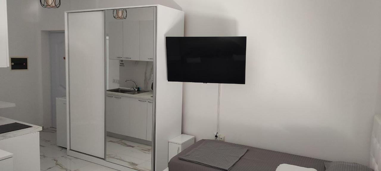 Golem Apartment Bagian luar foto