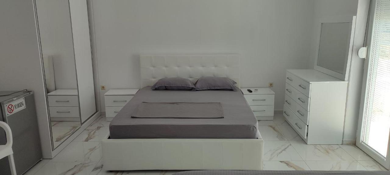 Golem Apartment Bagian luar foto
