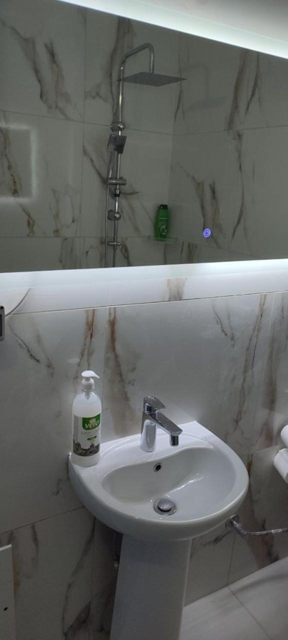 Golem Apartment Bagian luar foto