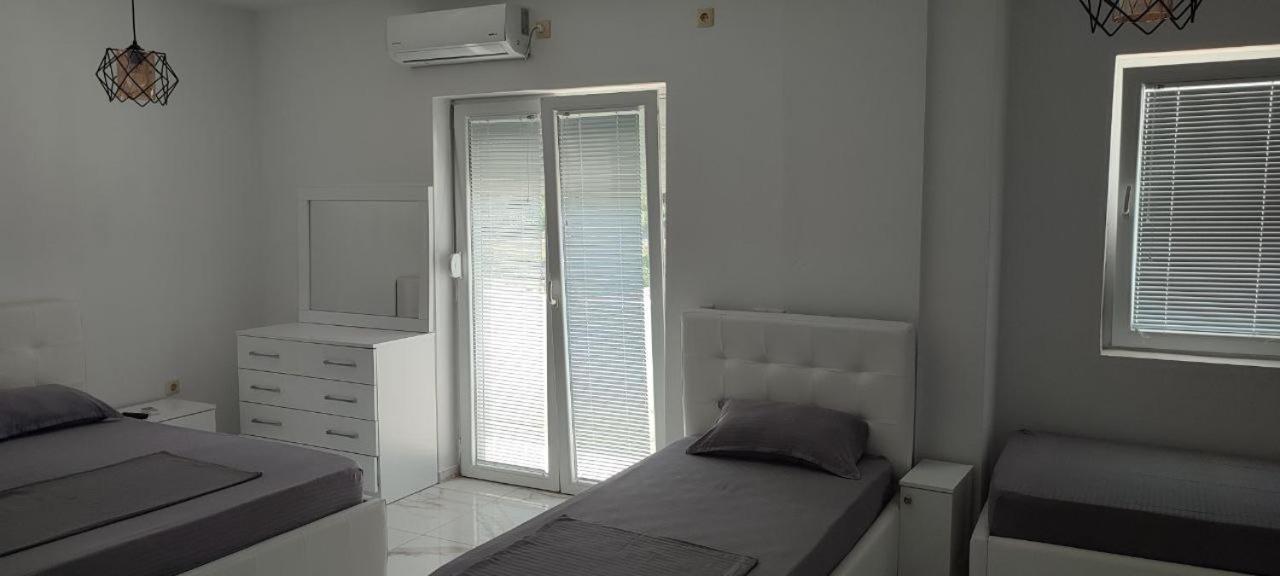 Golem Apartment Bagian luar foto