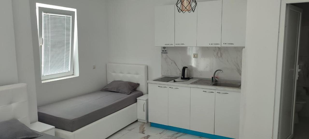 Golem Apartment Bagian luar foto