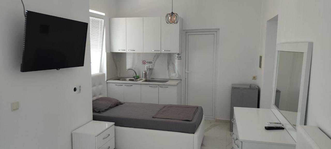 Golem Apartment Bagian luar foto