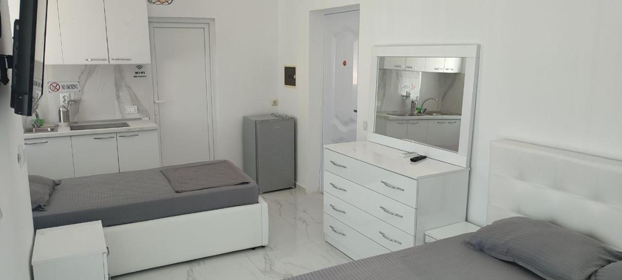 Golem Apartment Bagian luar foto